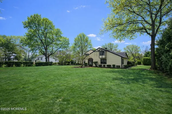 $899,999 | 255 Double Creek Parkway, Freehold, NJ 07728