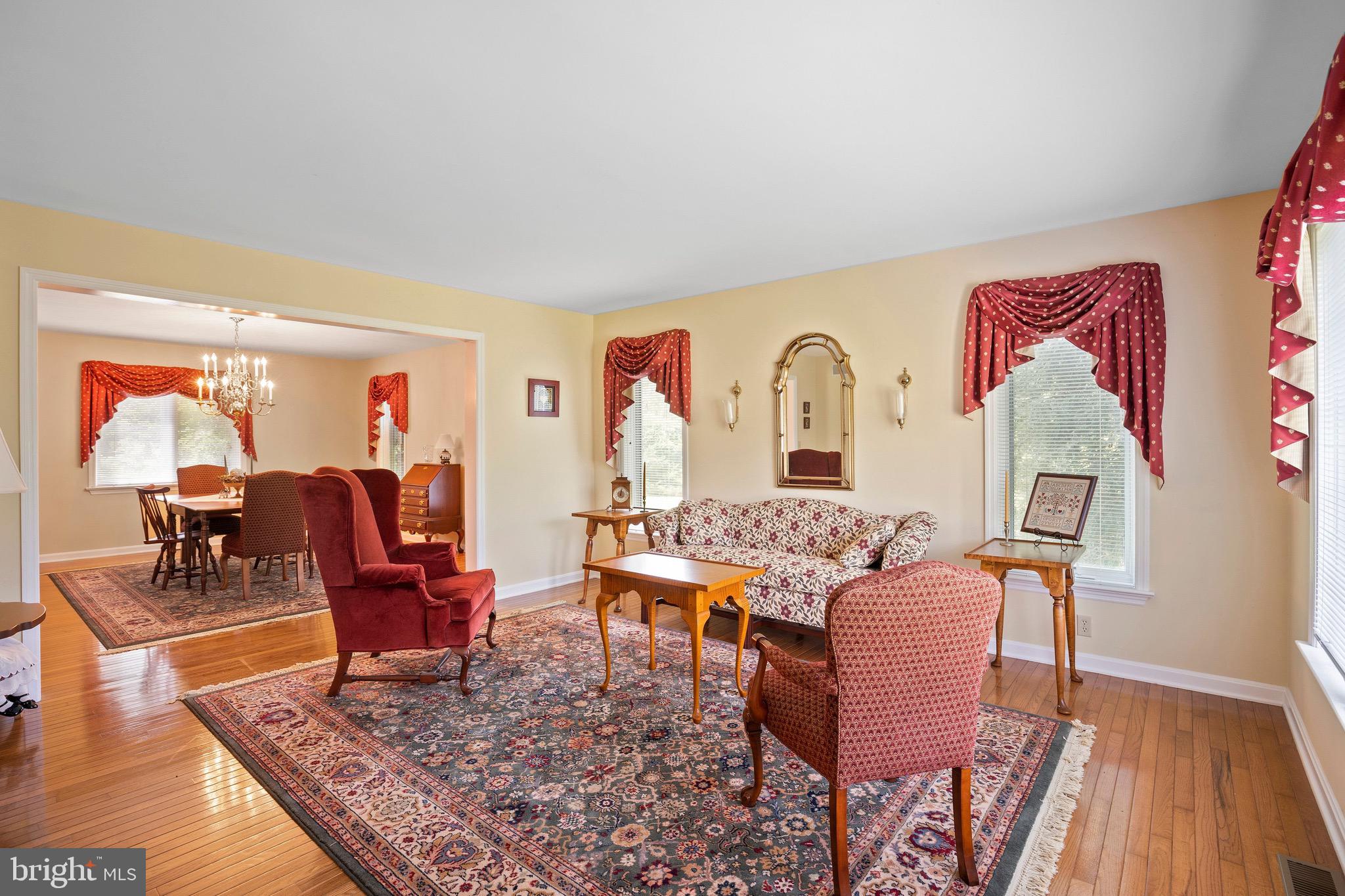 341 Lees Bridge Road Nottingham, PA 19362 - Photo 6 of 45 Living room