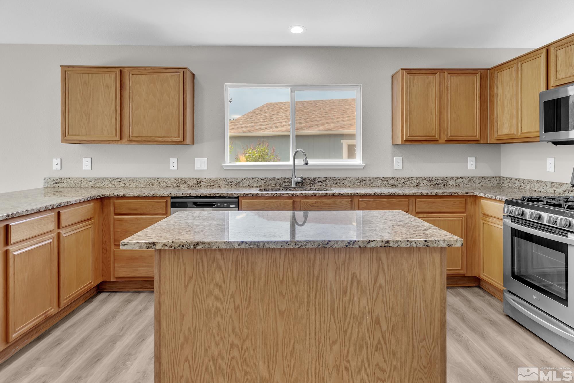 18312 Beechwood Court Reno, NV 89508 - Photo 7 of 40 Photo 7