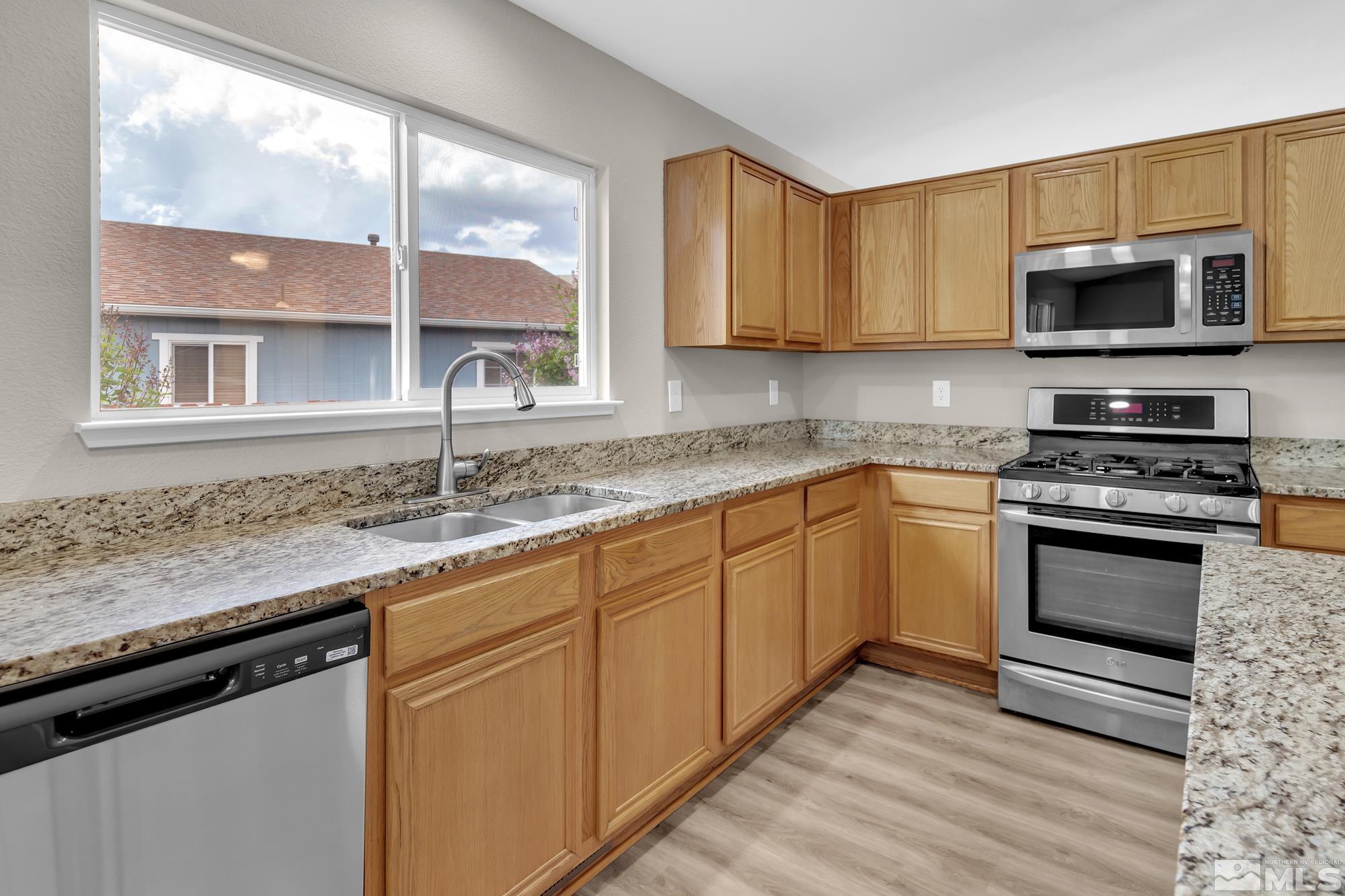 18312 Beechwood Court Reno, NV 89508 - Photo 10 of 40 Photo 10