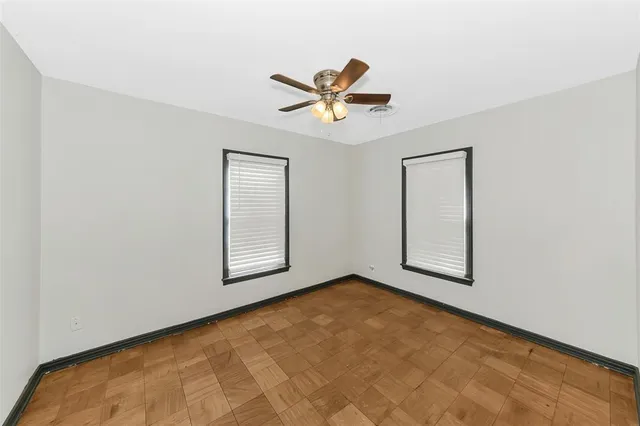 a view of empty room with window