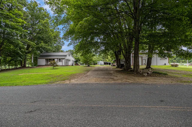 $284,900 | 26871 J Drive South, Homer, MI 49245