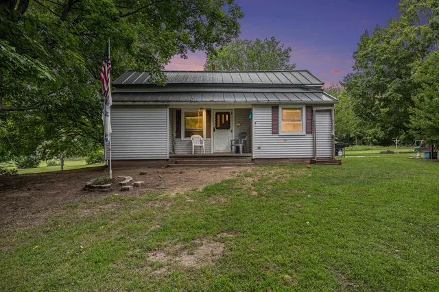 $284,900 | 26871 J Drive South, Homer, MI 49245