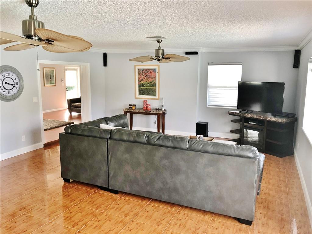 12401 Lake Road Davie, FL 33325 - Photo 7 of 41 Photo 7