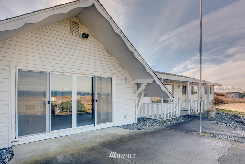 1965 Swantown Road Oak Harbor, WA 98277 - Photo 4 of 25 Gallery Image 4