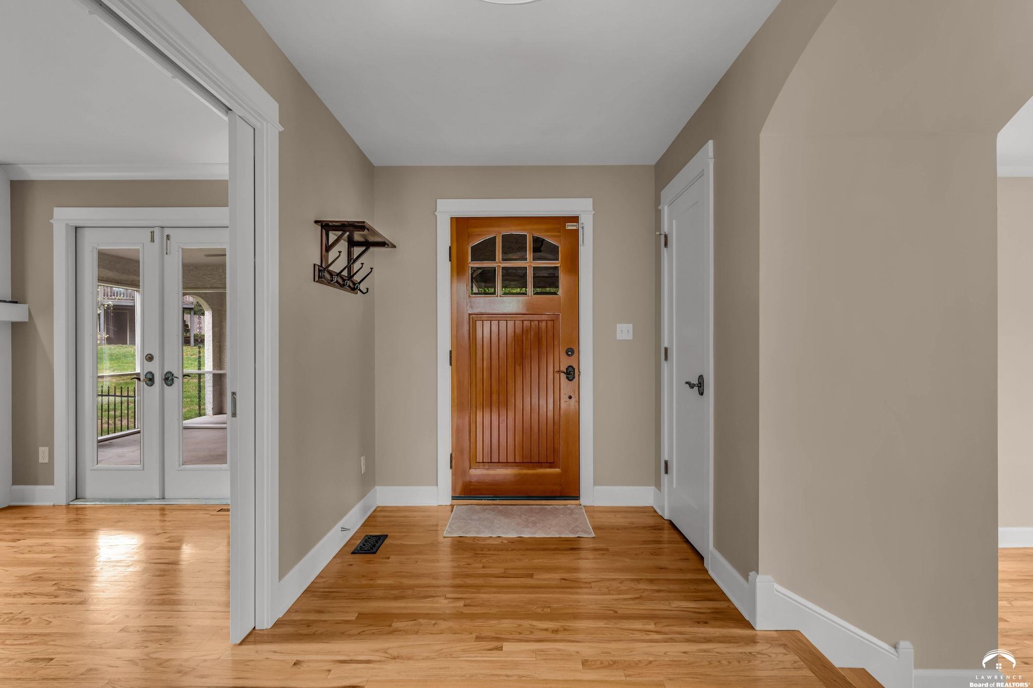 2812 Stratford Road Lawrence, KS 66049 - Photo 6 of 59 Gallery Image 6