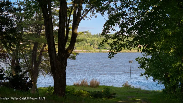 a picture of a wall painting