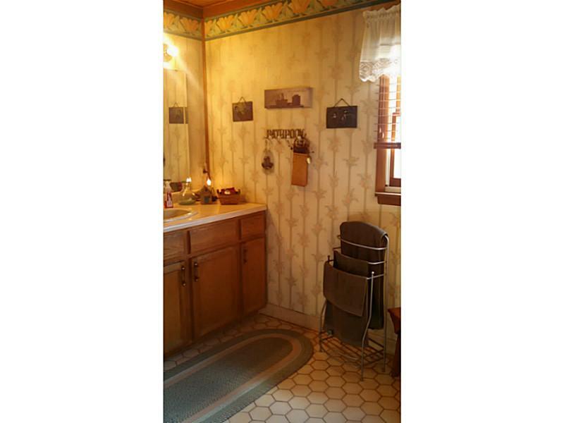 228 Glen Eden Road Rochester, PA 15074 - Photo 21 of 25 Master Bath/Spa.