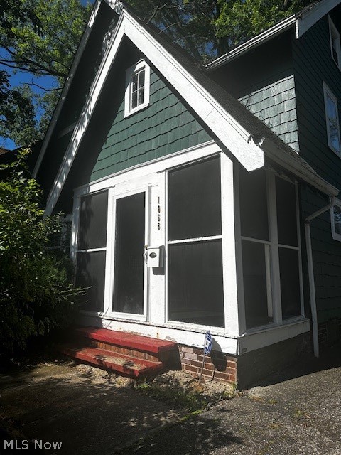 1066 Yellowstone Road Cleveland Heights, OH 44121 - Photo 2 of 10 Front Porch