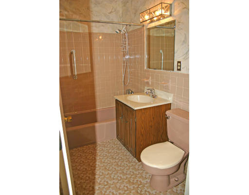 52 Jacqueline Road, Unit 5 Waltham, MA 02452 - Photo 6 of 10 Gallery Image 6