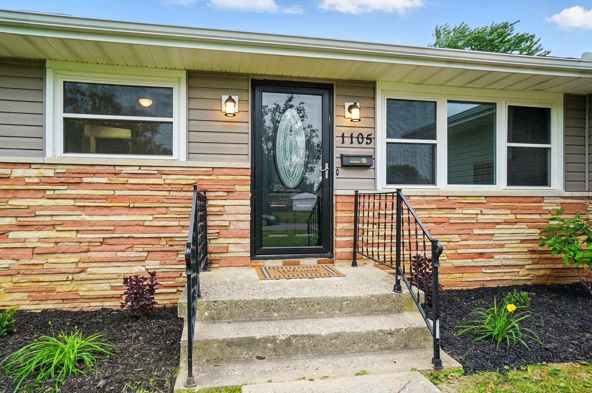 1105 Fordham Road Columbus, OH 43224 - Photo 40 of 52 Exterior Front