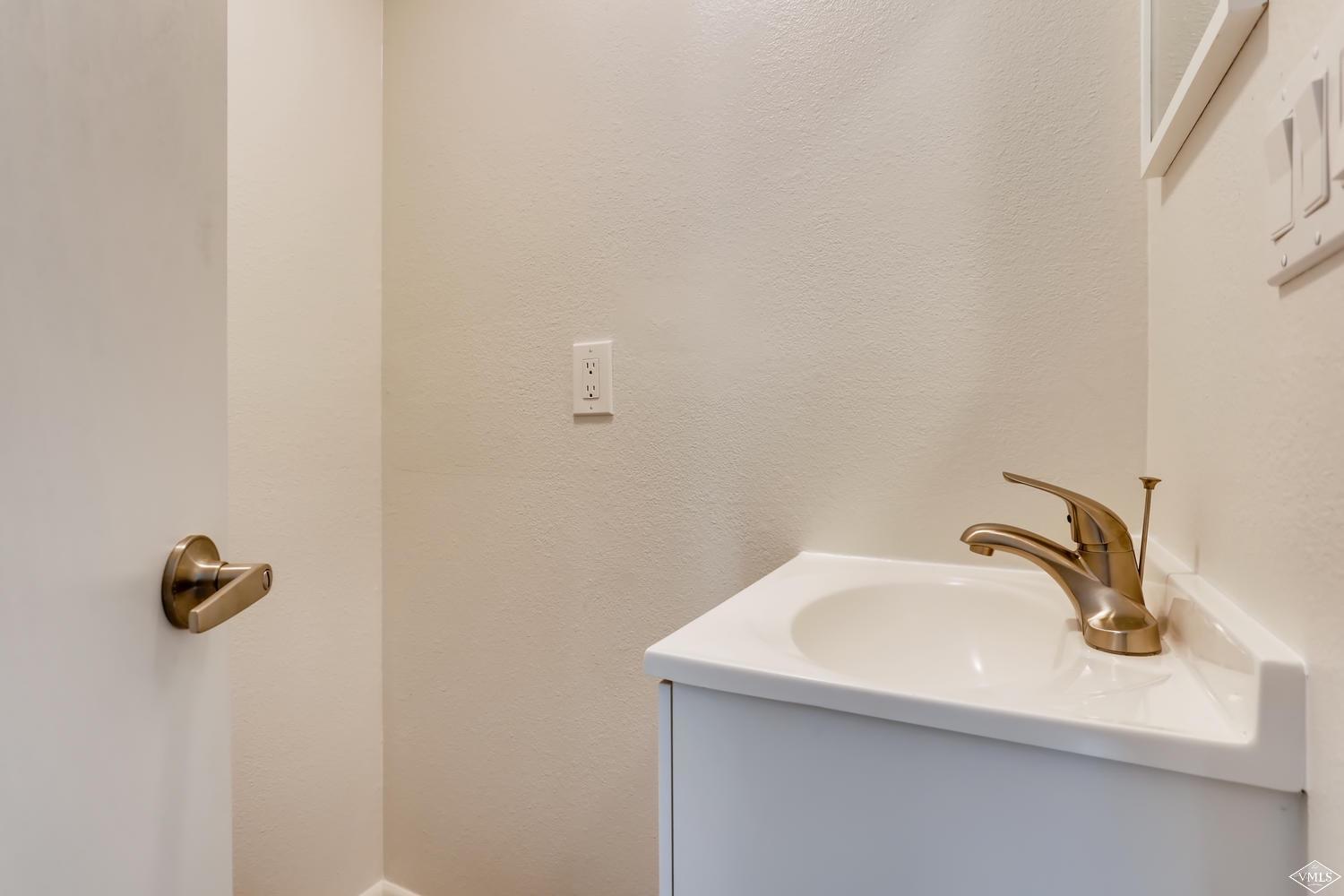 112 Riverside Court, Unit D Avon, CO 81620 - Photo 7 of 23 Additional Photo