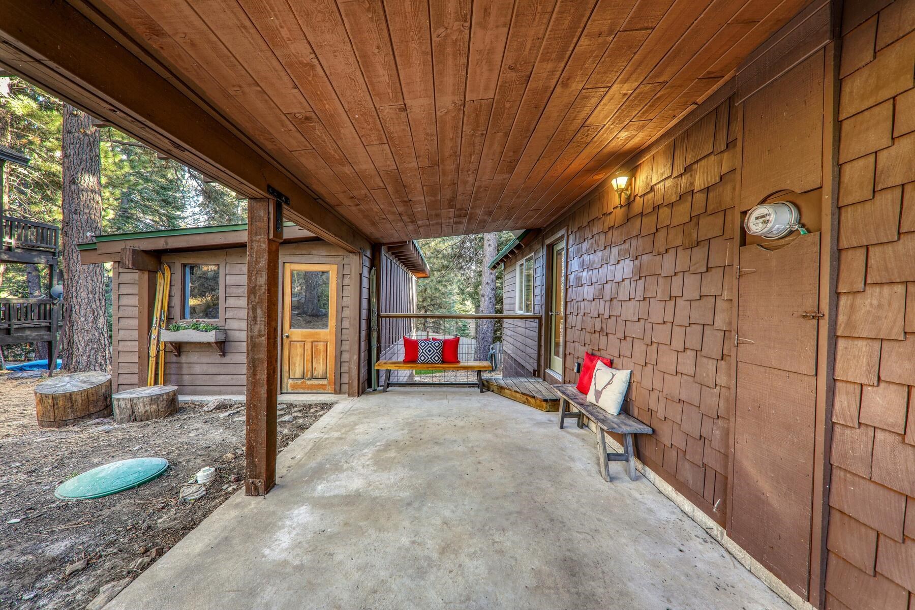 11401 Purple Sage Road Truckee, CA 96161 - Photo 3 of 22 Gallery Image 3