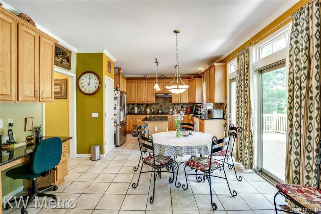 4060 Holly Lane Rochester, MI 48306 - Photo 14 of 48 Dining Area