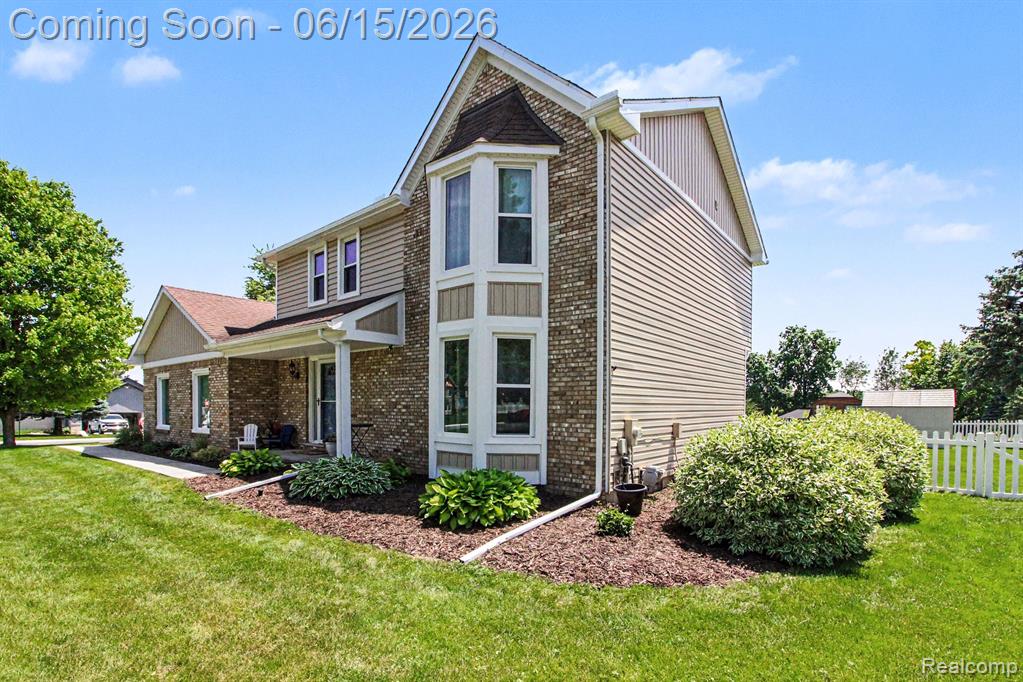 6433 Woodcrest Ridge Clarkston, MI 48346 - Photo 5 of 40