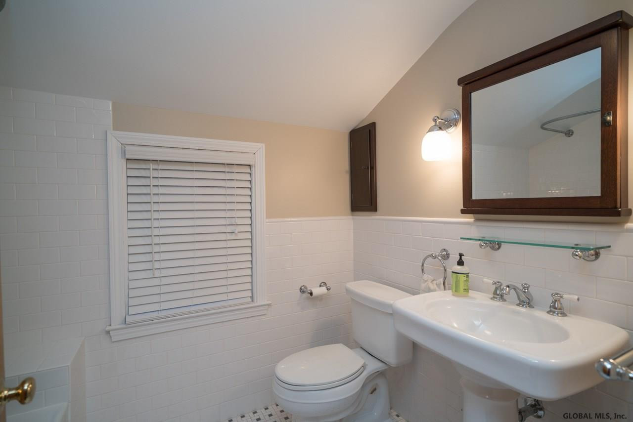 2383 Algonquin Road Niskayuna, NY 12309 - Photo 14 of 24 Photo 14