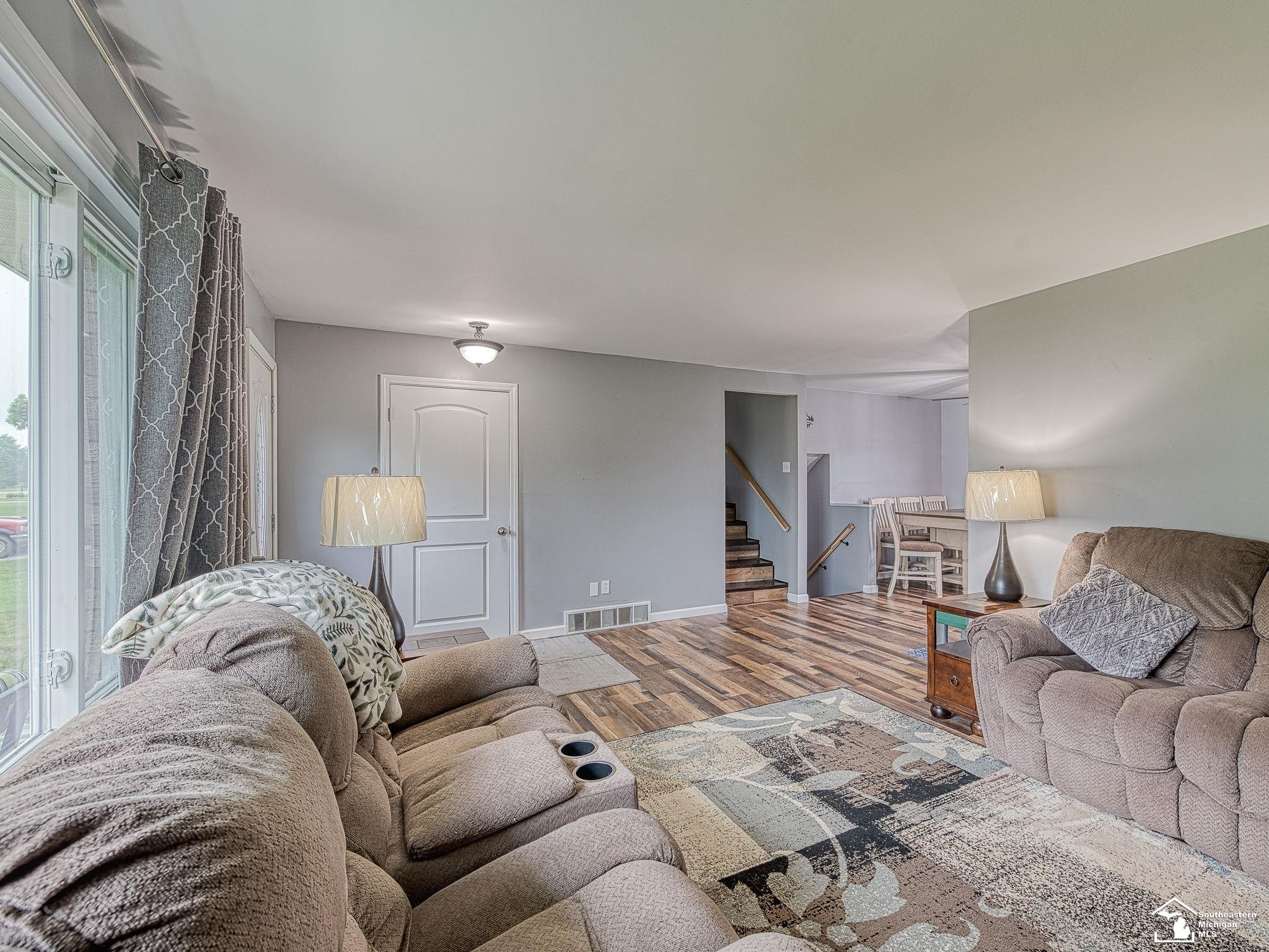5025 Scofield Carleton Road Carleton, MI 48117 - Photo 4 of 24