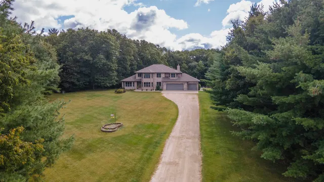 $599,900 | 703 Sandy Pines Court, Redgranite, WI 54970