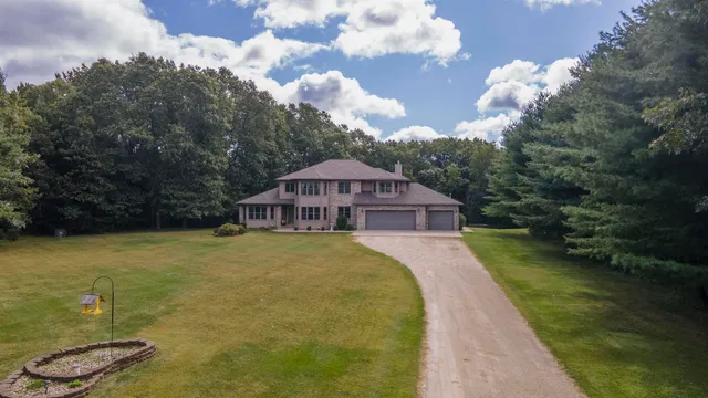 $599,900 | 703 Sandy Pines Court, Redgranite, WI 54970