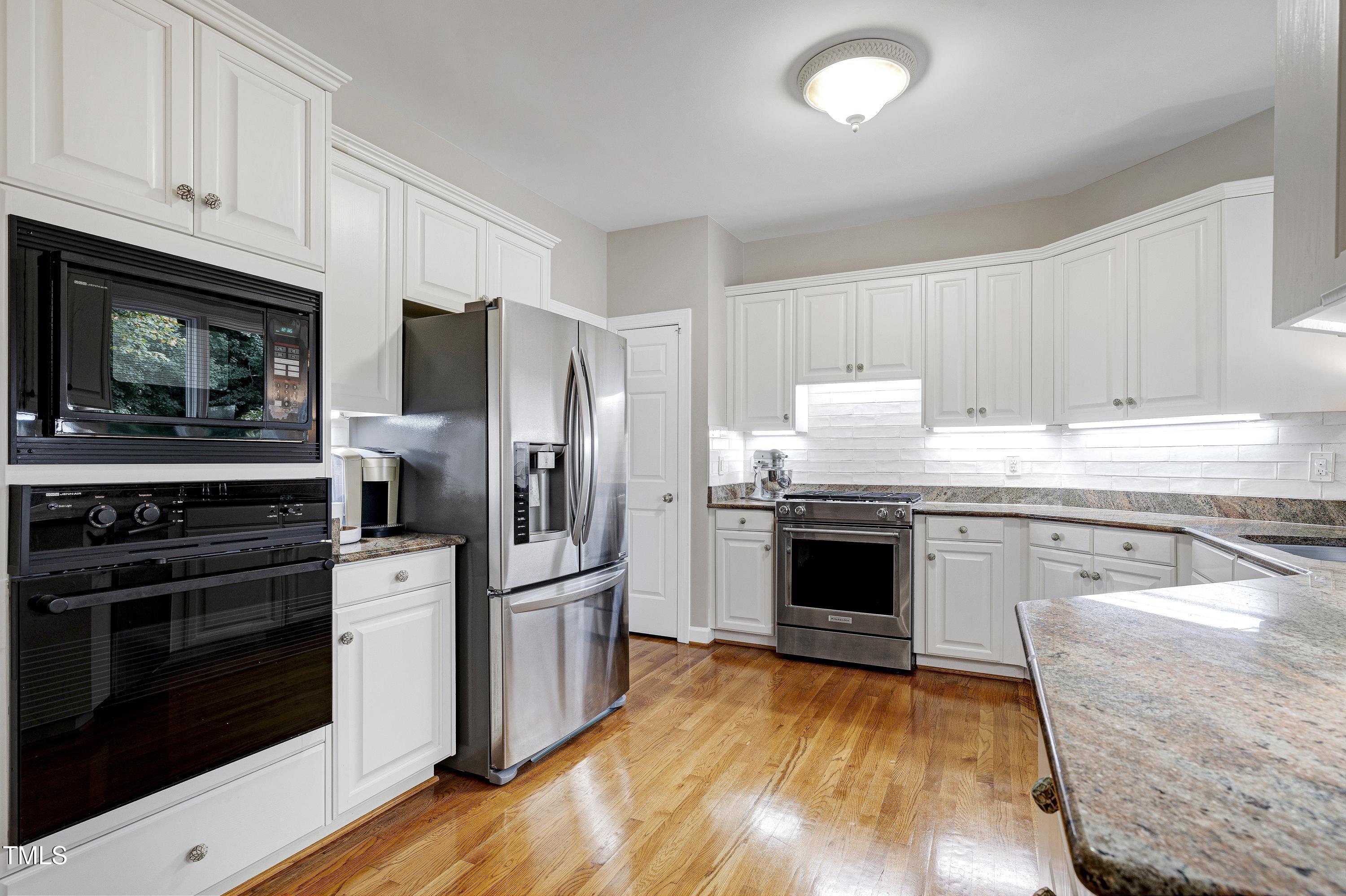 202 Coltsgate Drive Cary, NC 27518 - Photo 15 of 54 Scene-19