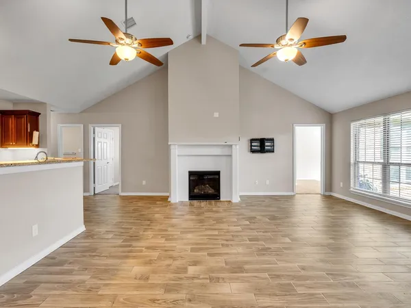 $429,000 | 6827 Davy Crockett Drive, Manvel, TX 77578