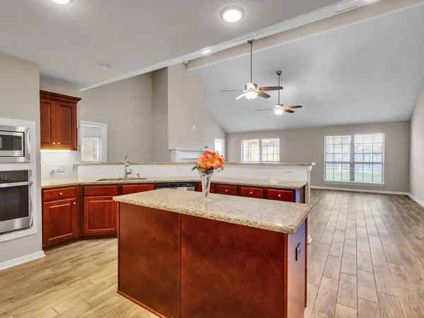 $429,000 | 6827 Davy Crockett Drive, Manvel, TX 77578