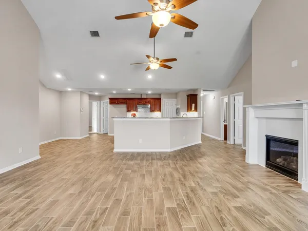 $429,000 | 6827 Davy Crockett Drive, Manvel, TX 77578