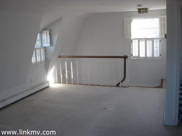 26 Lagoon Road Oak Bluffs, MA 02557 - Photo 11 of 14 http://d1qzqeyxiitrap.cloudfront.net/photos/27869/600/ab2d9360.jpg