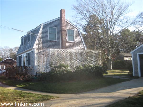 26 Lagoon Road Oak Bluffs, MA 02557 - Photo 3 of 14 http://d1qzqeyxiitrap.cloudfront.net/photos/27869/600/b5242a8b.jpg