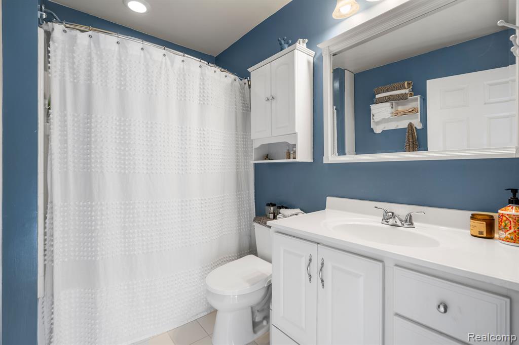 2329 Rosemont Road Berkley, MI 48072 - Photo 11 of 19