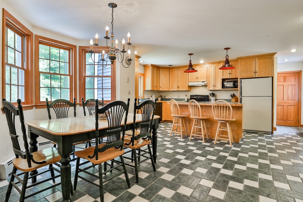 10 Byfield Road Groveland, MA 01834 - Photo 16 of 32 Gallery Image 16