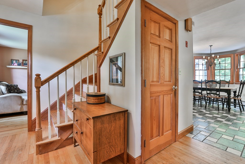 10 Byfield Road Groveland, MA 01834 - Photo 5 of 32 Gallery Image 5