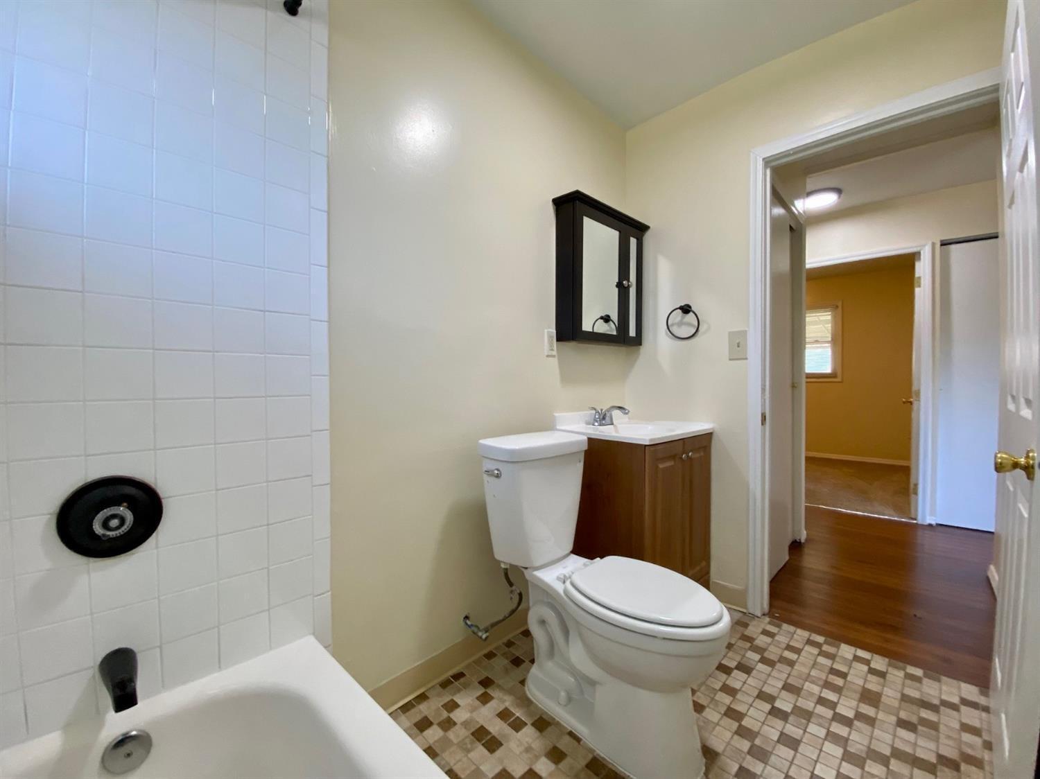 9750 Pippin Road Cincinnati, OH 45231 - Photo 22 of 30