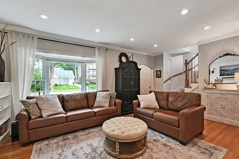 $615,000 | 543 South Dunton Avenue, Arlington Heights, IL 60005