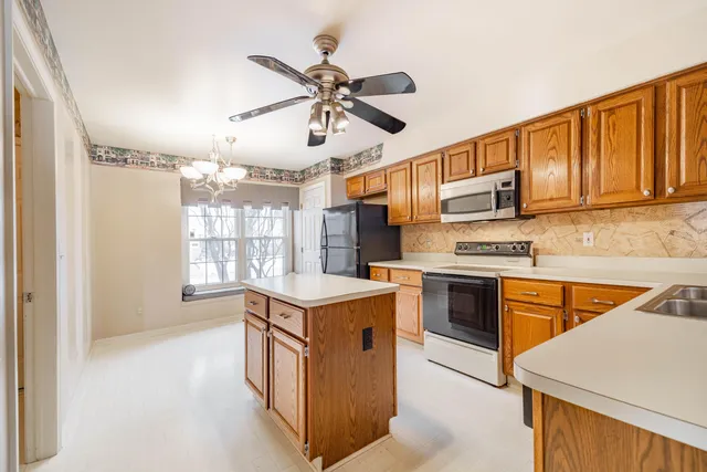 $465,000 | 16352 Country Knoll Drive, Northville, MI 48168