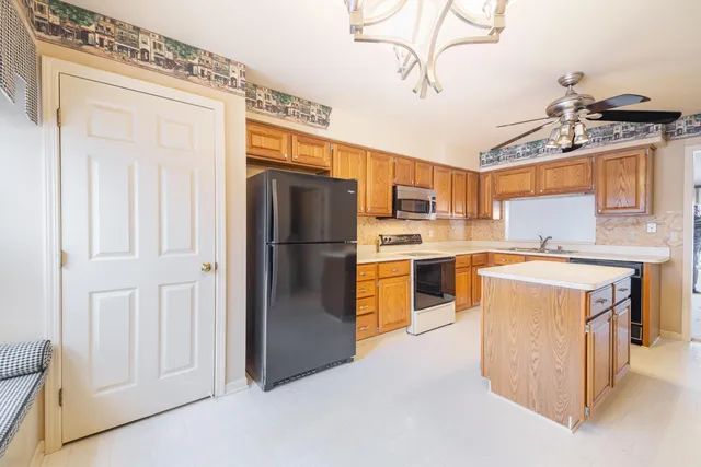 $465,000 | 16352 Country Knoll Drive, Northville, MI 48168