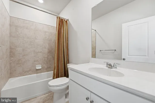 $640,000 | 2156 Berwick Drive, Jeffersonton, VA 22724