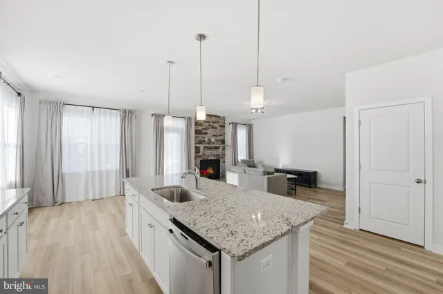 $640,000 | 2156 Berwick Drive, Jeffersonton, VA 22724