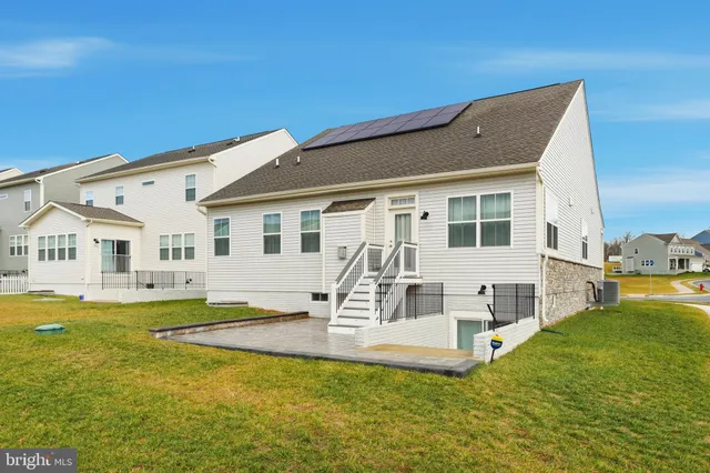 $640,000 | 2156 Berwick Drive, Jeffersonton, VA 22724