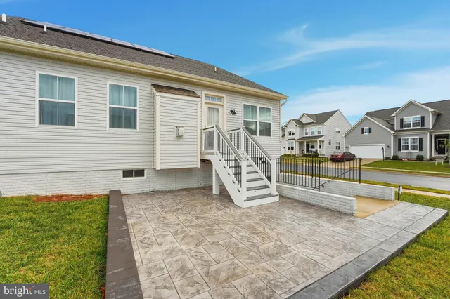 $640,000 | 2156 Berwick Drive, Jeffersonton, VA 22724