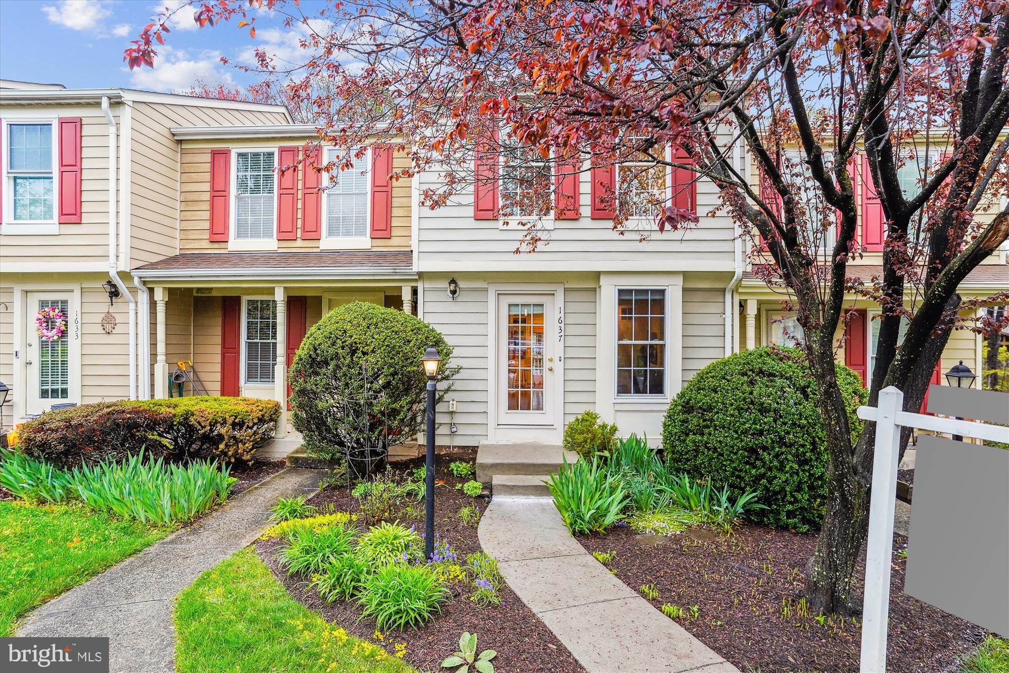 1637 Fieldthorn Drive Reston, VA 20194 - Photo 1 of 41 Front Elevation