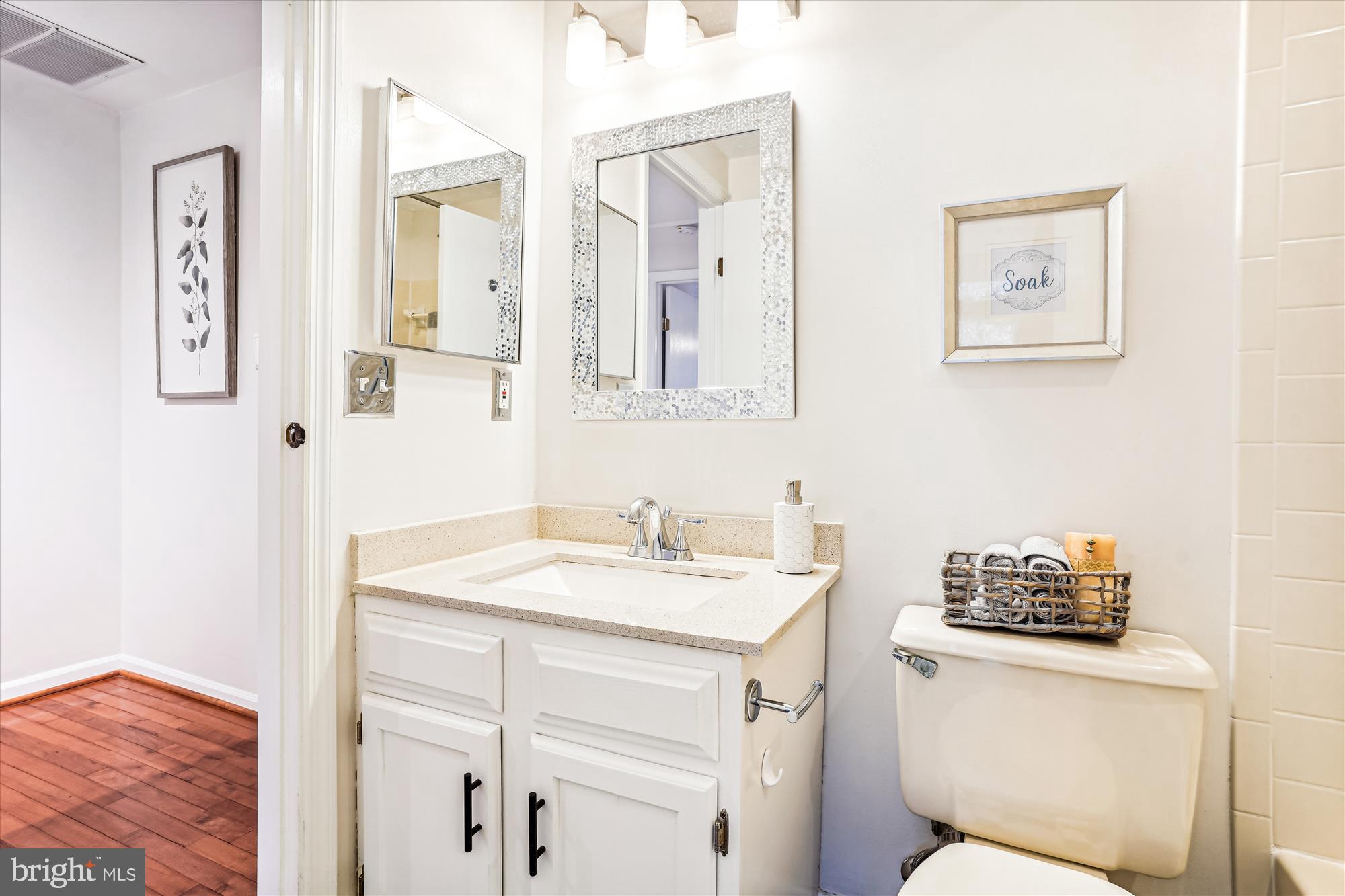 1637 Fieldthorn Drive Reston, VA 20194 - Photo 20 of 41 Bath