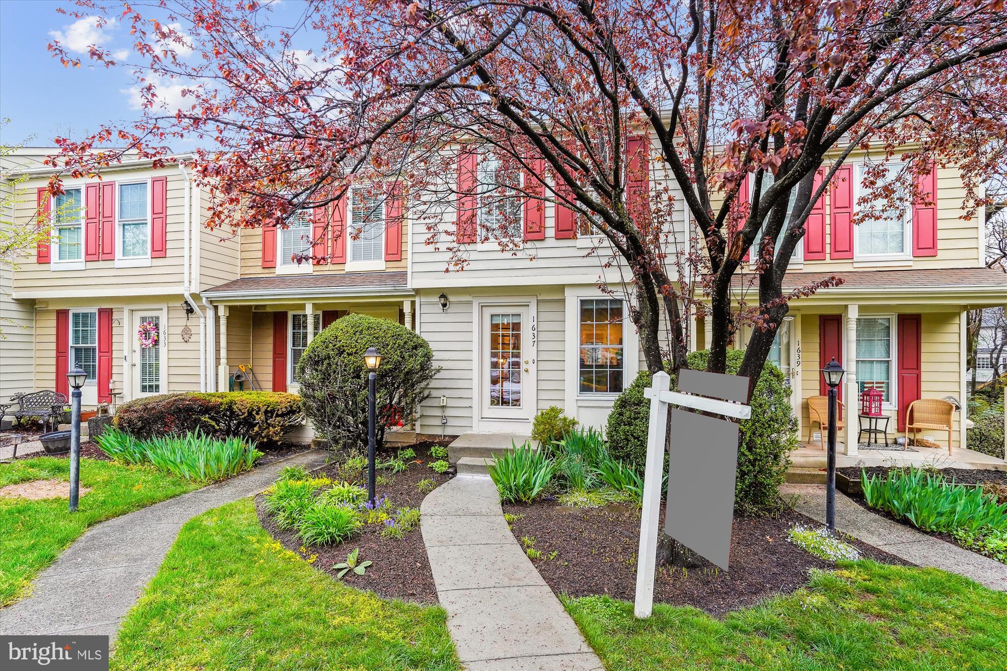 1637 Fieldthorn Drive Reston, VA 20194 - Photo 3 of 41 Front Elevation
