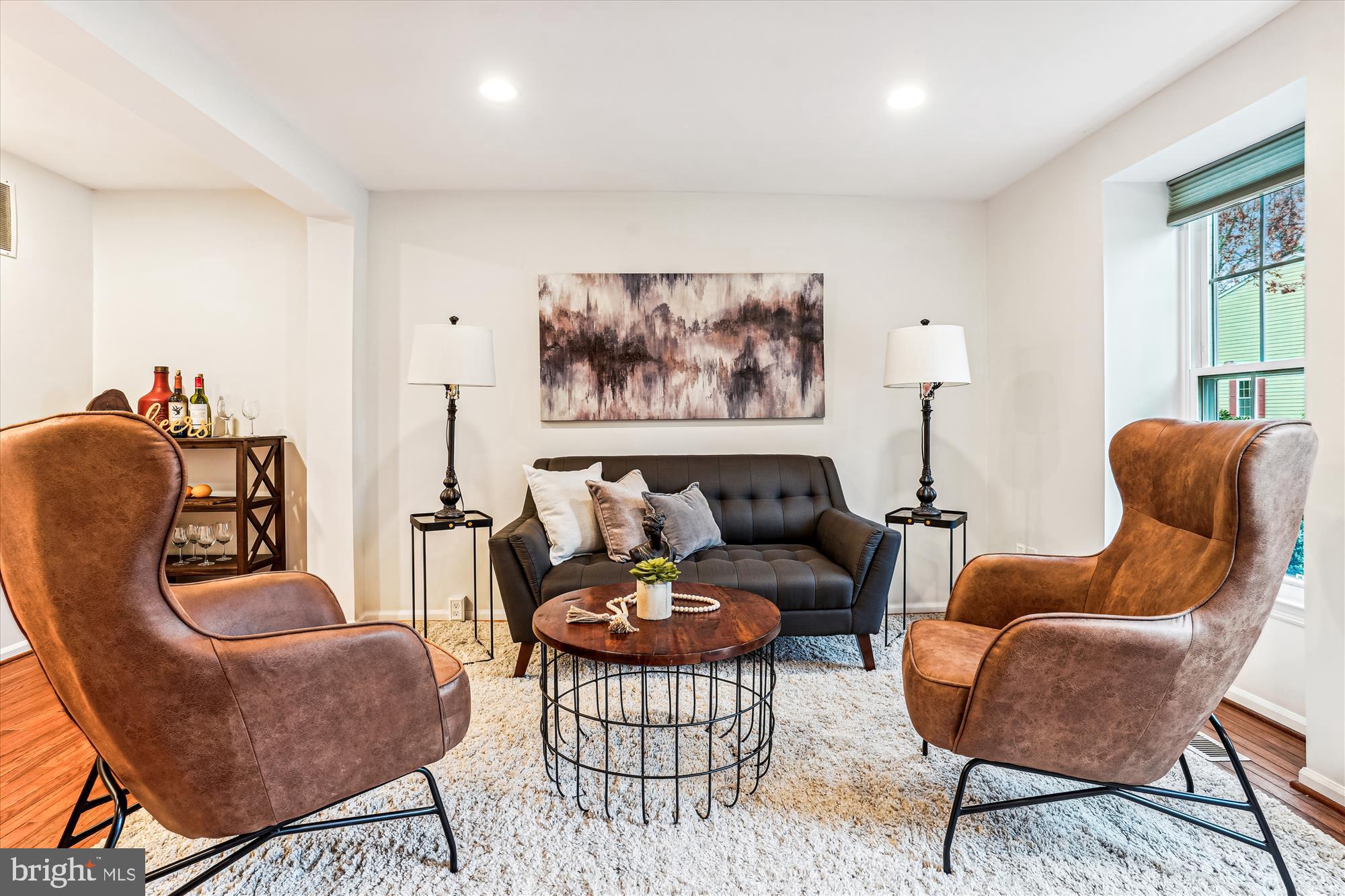 1637 Fieldthorn Drive Reston, VA 20194 - Photo 5 of 41 Living Room