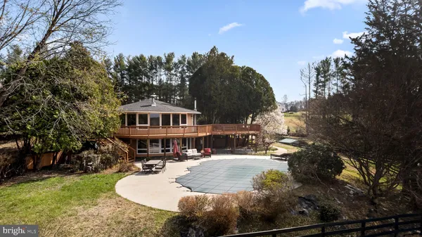 $1,200,000 | 10803 Crest Hill Road, Marshall, VA 20115