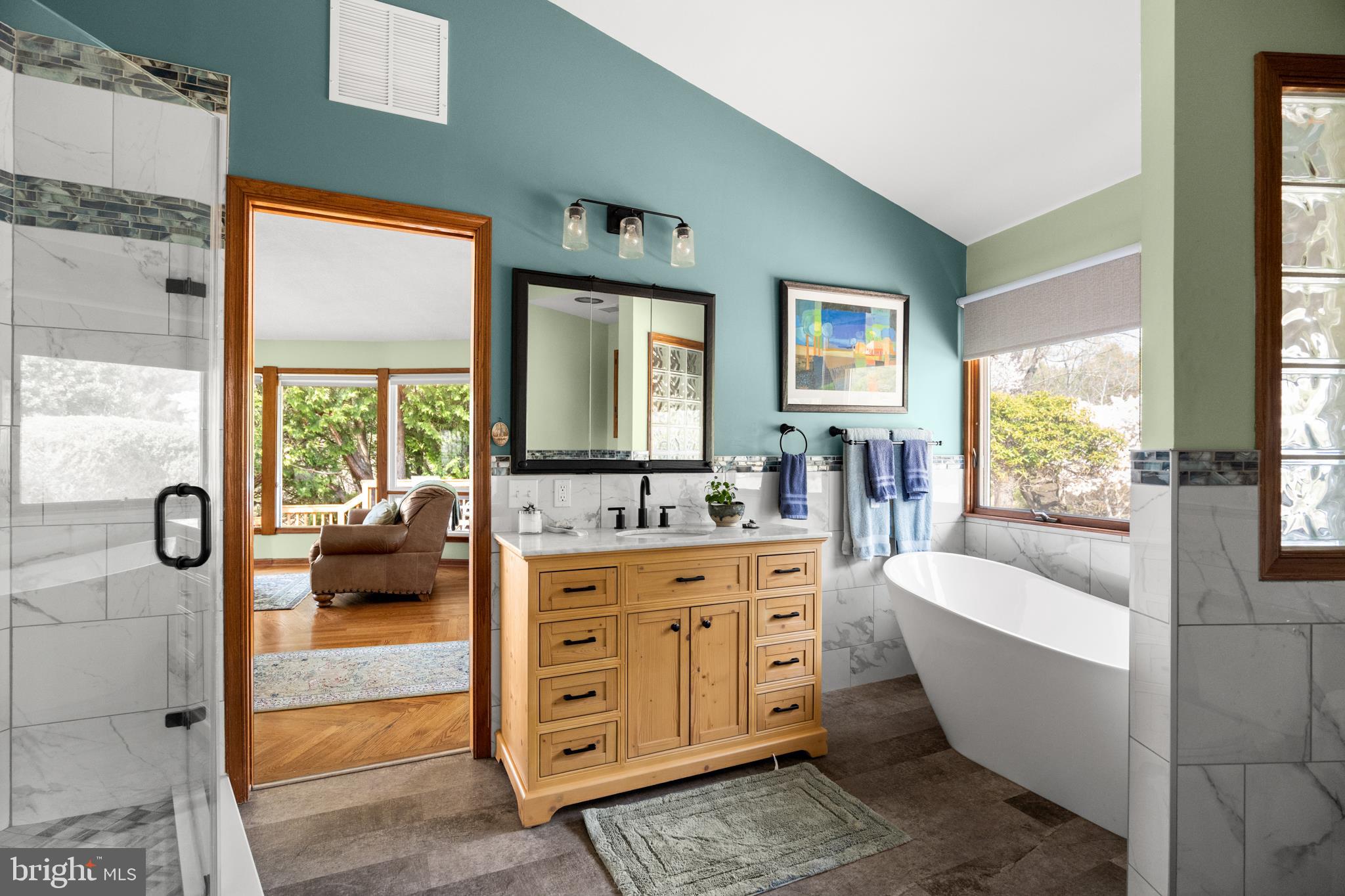 10803 Crest Hill Road Marshall, VA 20115 - Photo 11 of 30 a living room with furniture and a large window