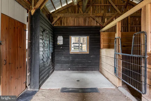 $1,200,000 | 10803 Crest Hill Road, Marshall, VA 20115