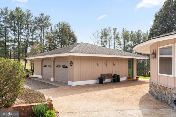 $1,200,000 | 10803 Crest Hill Road, Marshall, VA 20115