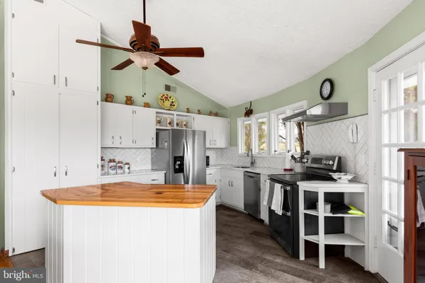 $1,200,000 | 10803 Crest Hill Road, Marshall, VA 20115