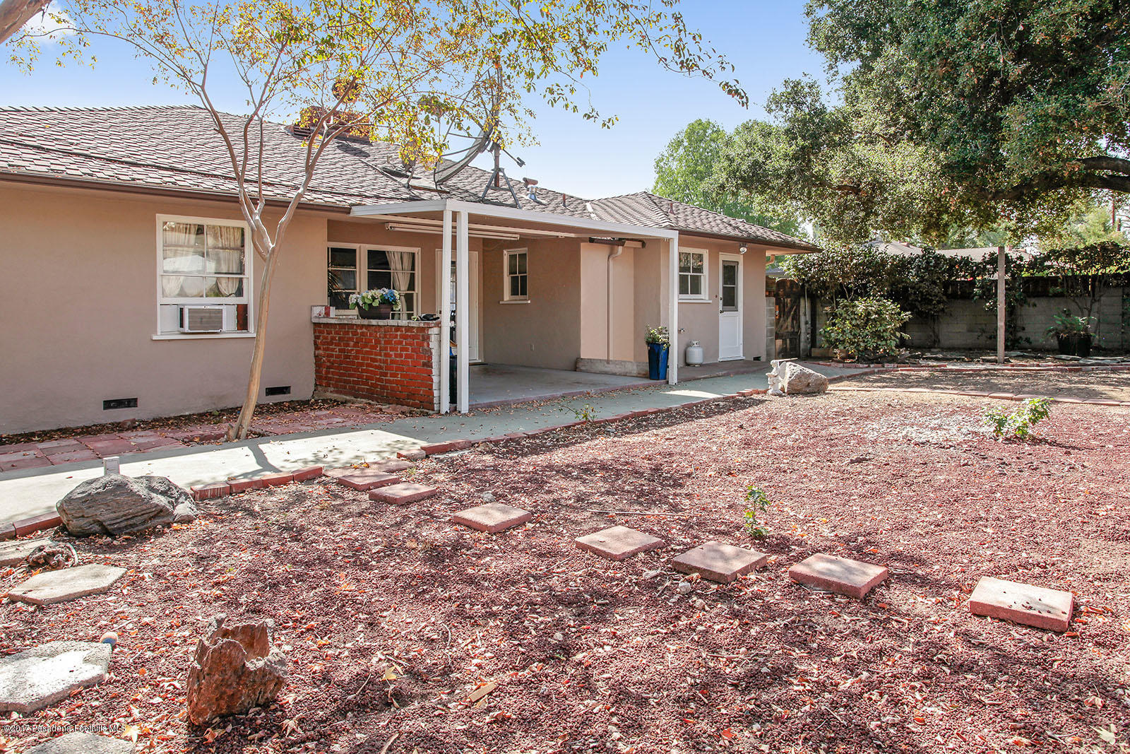 2331 Galbreth Road Pasadena, CA 91104 - Photo 27 of 39 41